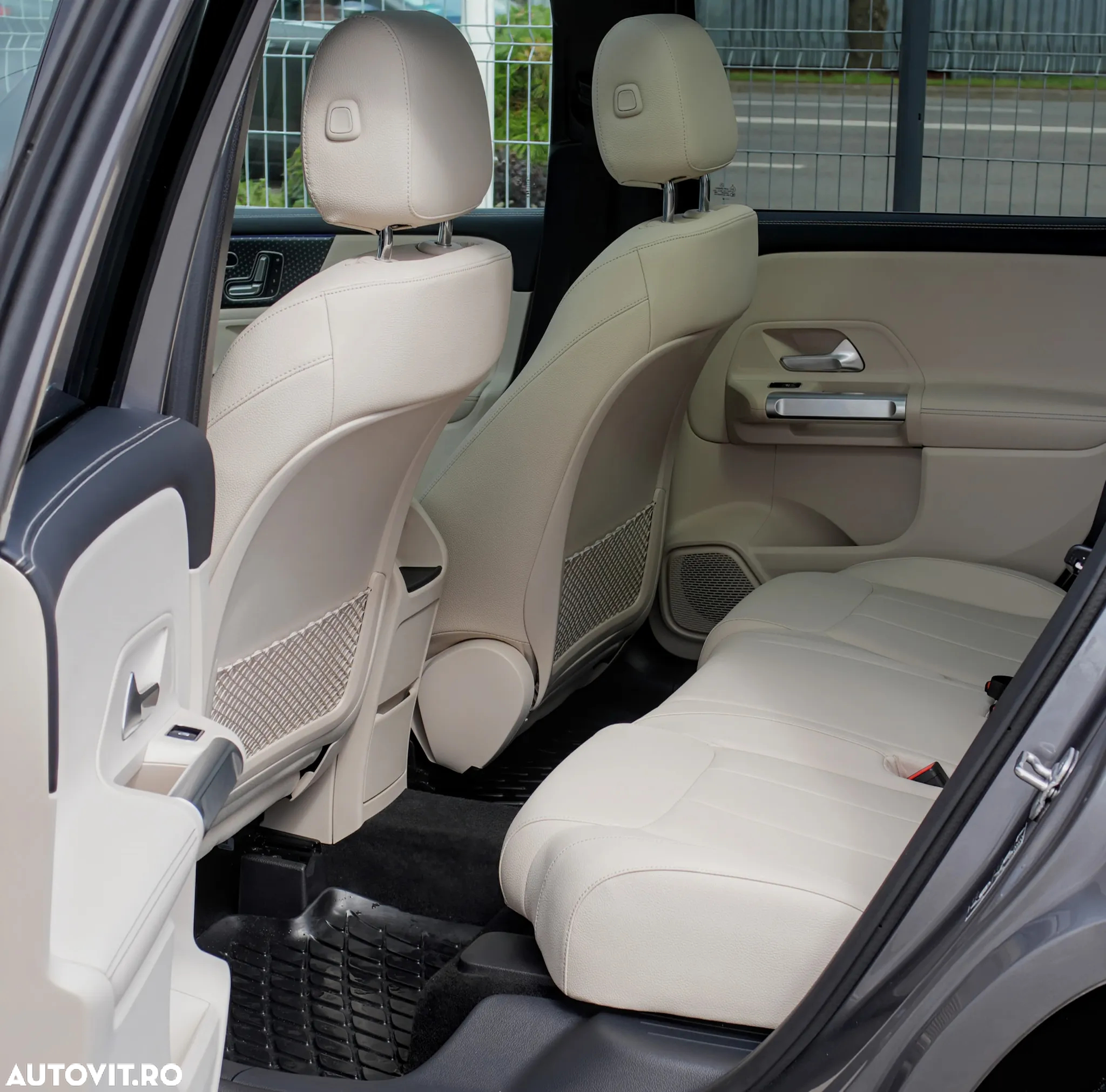 Mercedes-Benz GLB - 18