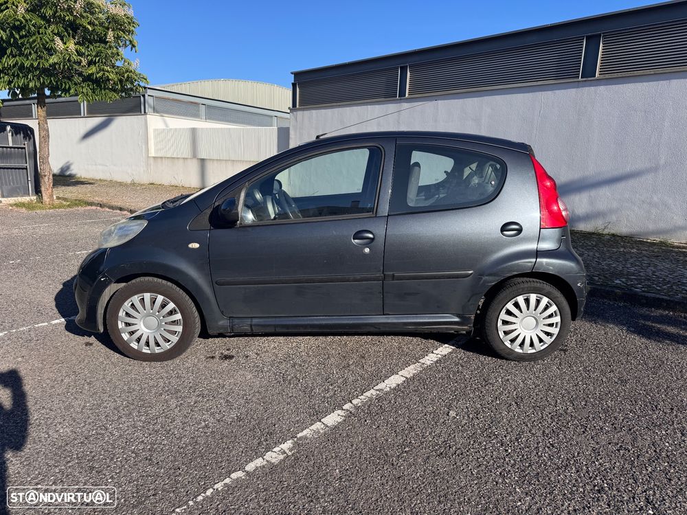 Peugeot 107 1.0 Trendy 2 Tronic - 7