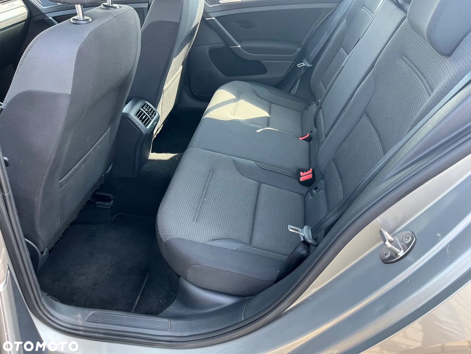 Volkswagen Golf VII 1.6 TDI BMT Comfortline - 25