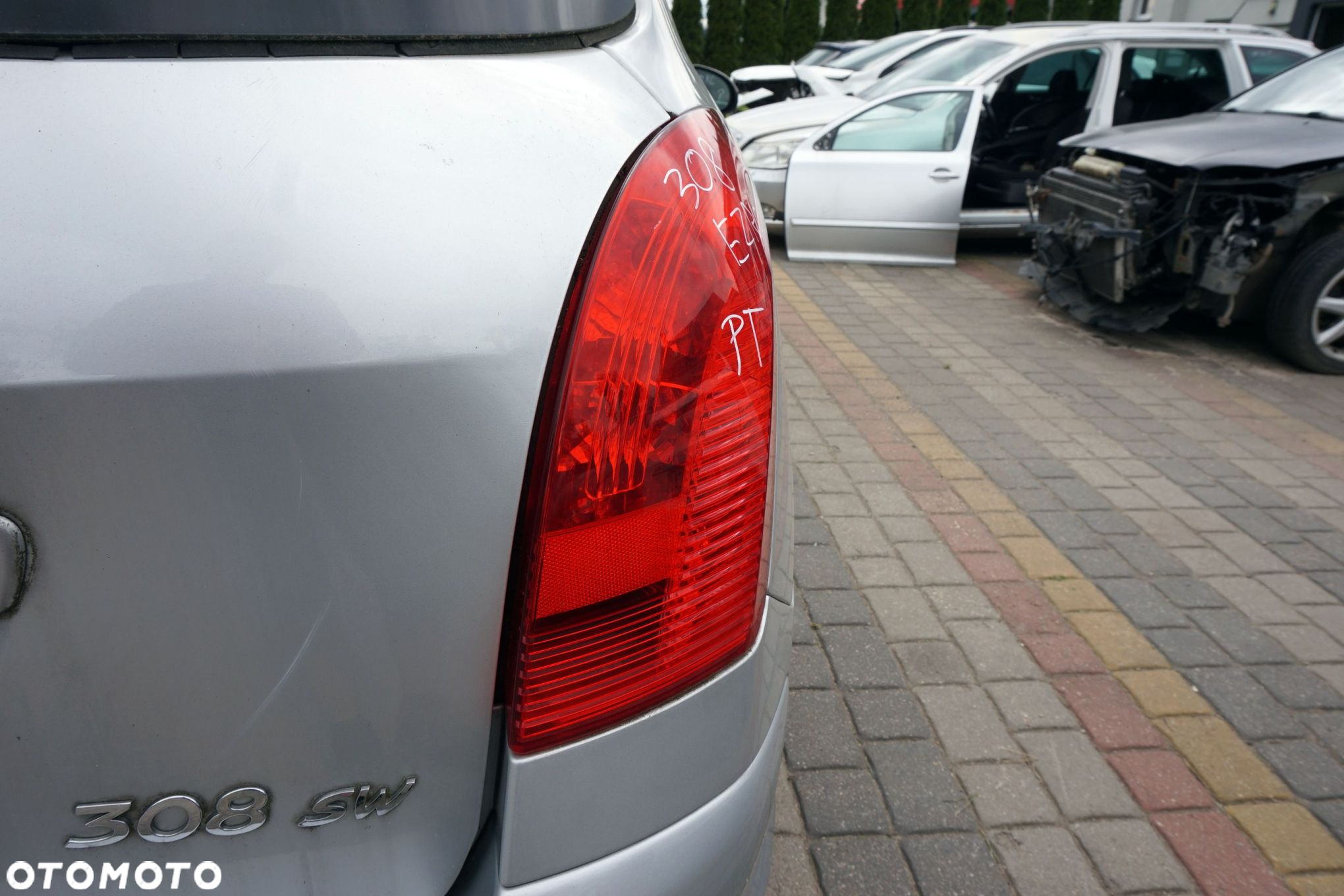 LAMPA TYLNA PRAWA 308 I T7 SW KOMBI  PEUGEOT 2007-2011 - 2