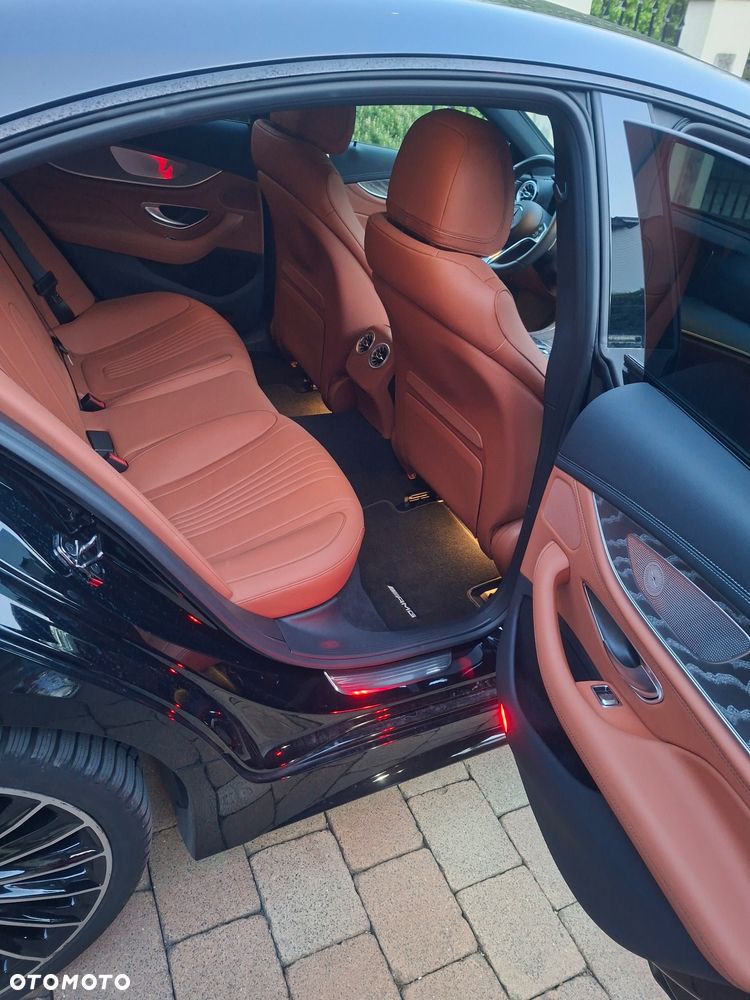 Mercedes-Benz CLS 300 d 4-Matic AMG - 23