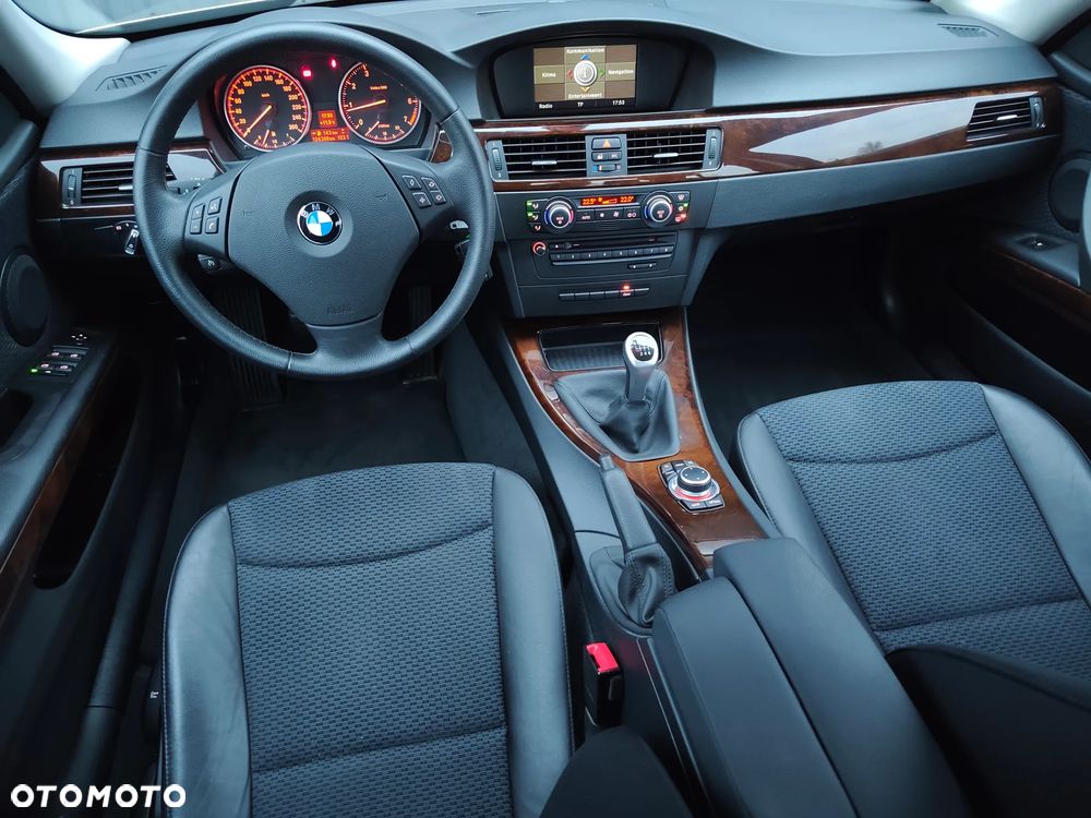 BMW Seria 3 318i Edition Exclusive - 25