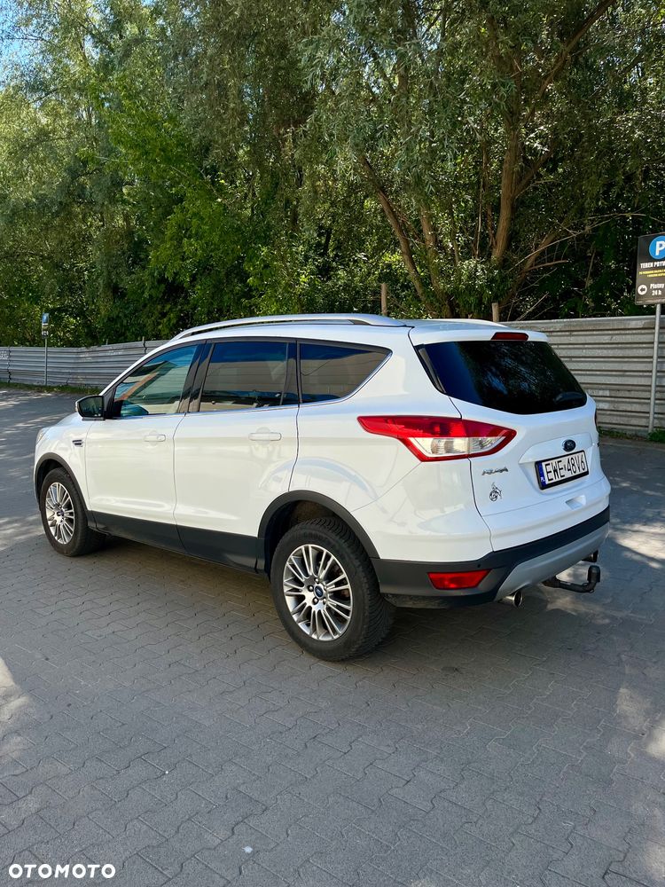 Ford Kuga 1.6 EcoBoost 2x4 Titanium - 3