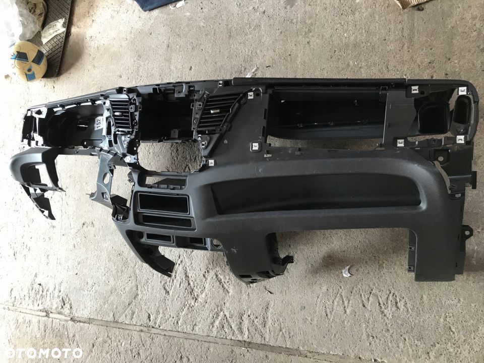 STELAŻ DESKI ROZDZIELCZEJ IVECO DAILY 14-18 NOWY - 1