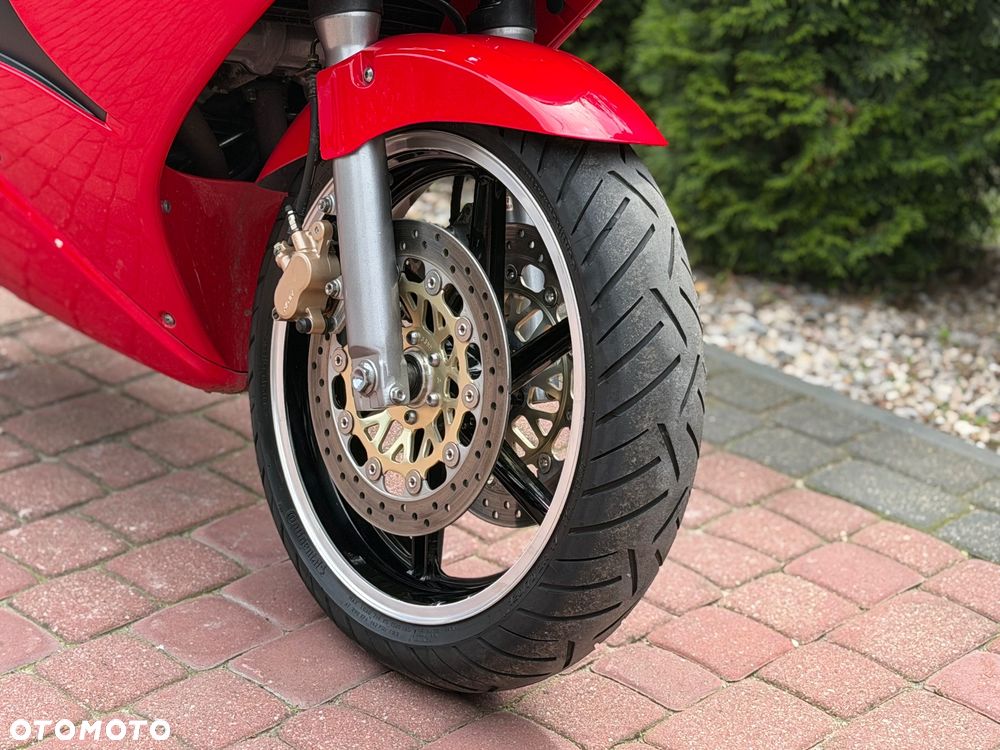 Honda VFR - 22