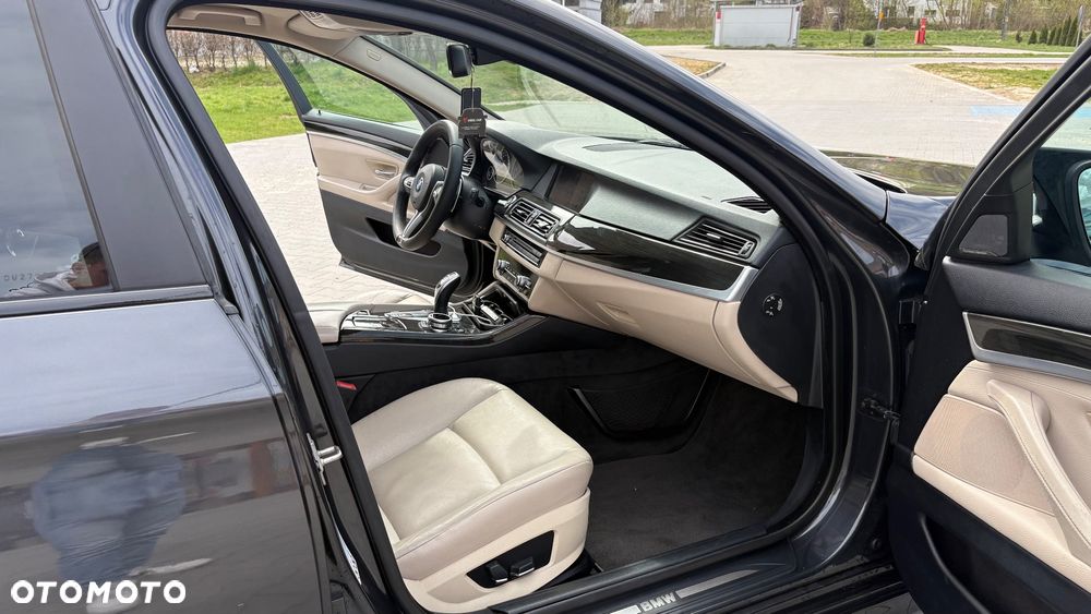BMW Seria 5 520d - 29