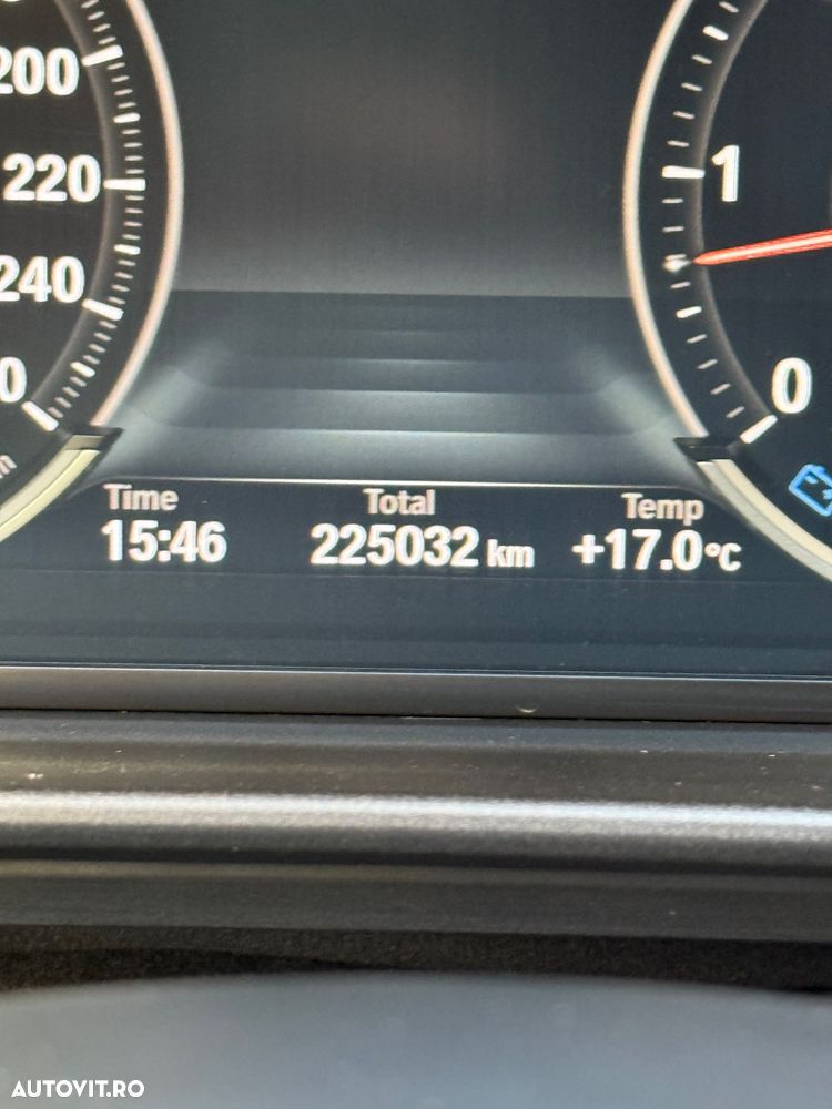 BMW Seria 5 530d xDrive - 15