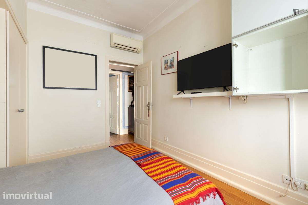 Quarto - localizado em Marquês de Pombal Lisbon - Grande imagem: 5/17