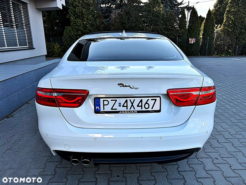Jaguar XE 20d R-Sport - 6