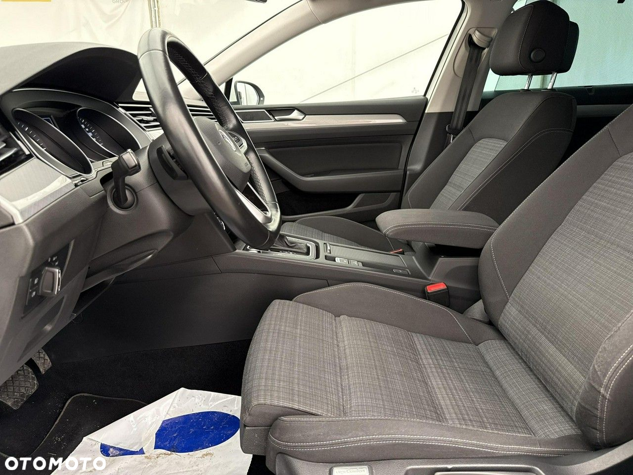 Volkswagen Passat - 12