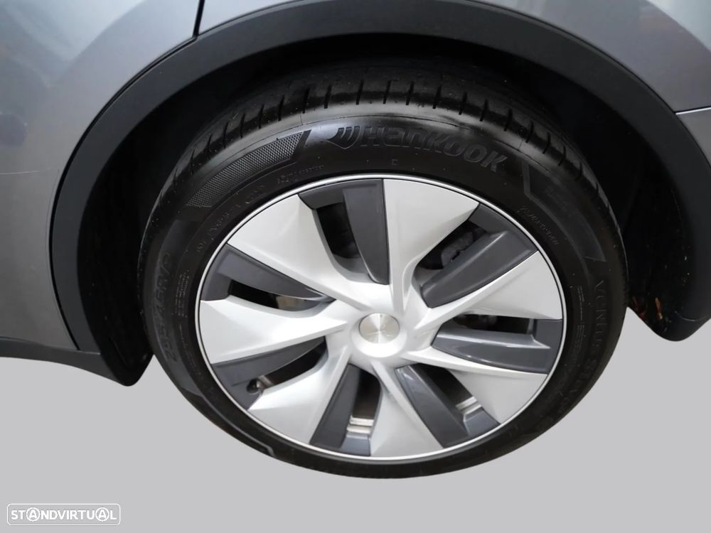 Tesla Model Y Long Range Dual Motor AWD - 6