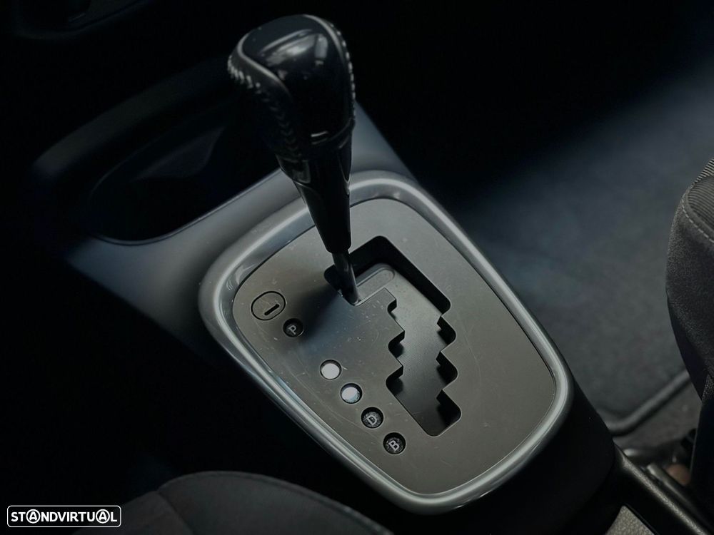Toyota Yaris 1.5 HSD Comfort - 20