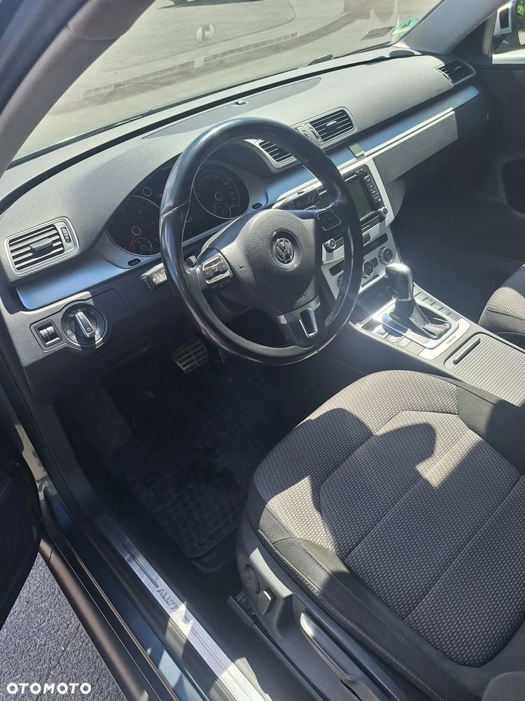 Volkswagen Passat 2.0 TDI 4Motion DSG BlueMotion Tech R-Line - 5