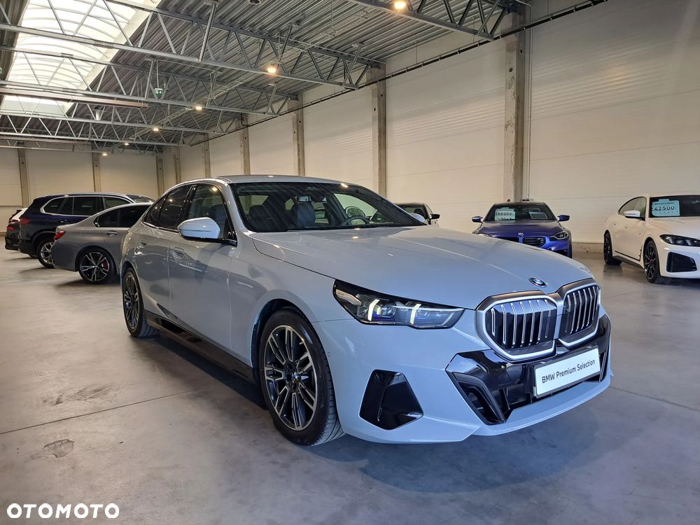 BMW Seria 5 530e xDrive PHEV M Sport - 3