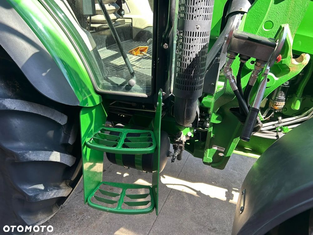 John Deere 5085M - 15