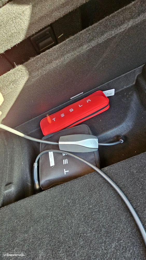 Tesla Model Y Performance Dual Motor AWD - 29