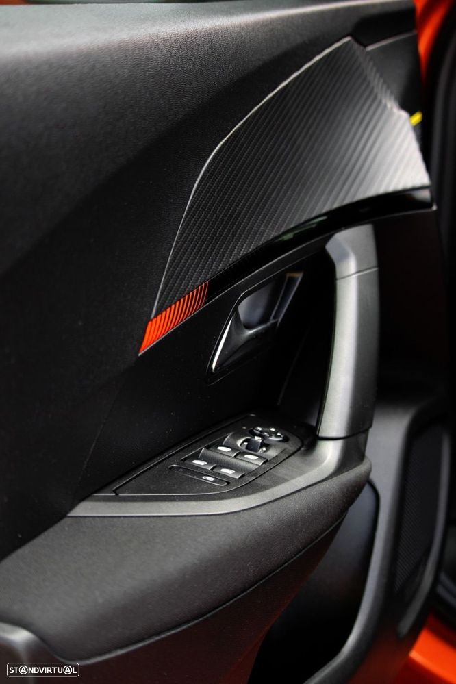 Peugeot e-2008 50 kWh Active Pack - 11