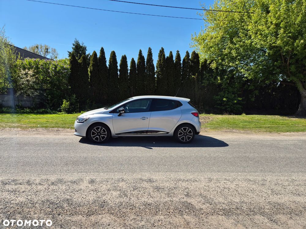 Renault Clio 1.2 16V 75 LIMITED - 14