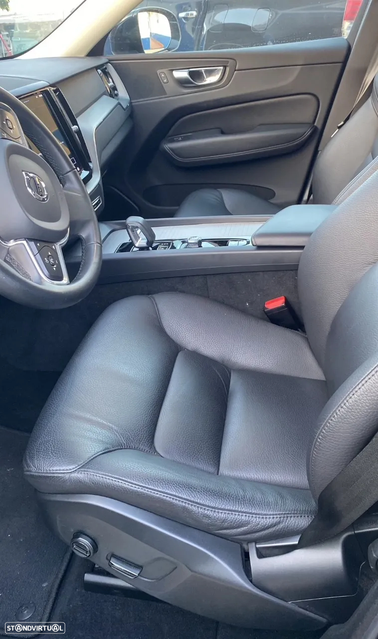 Volvo XC 60 2.0 T6 PHEV Core AWD - 5