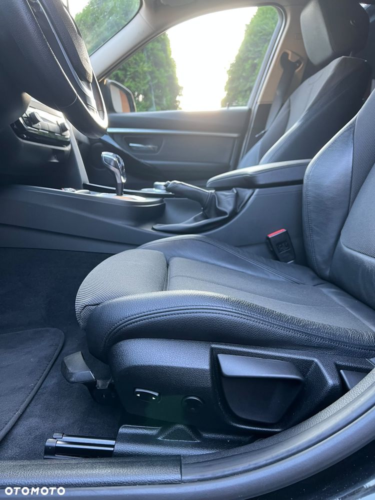BMW Seria 3 318d Sport Line - 10