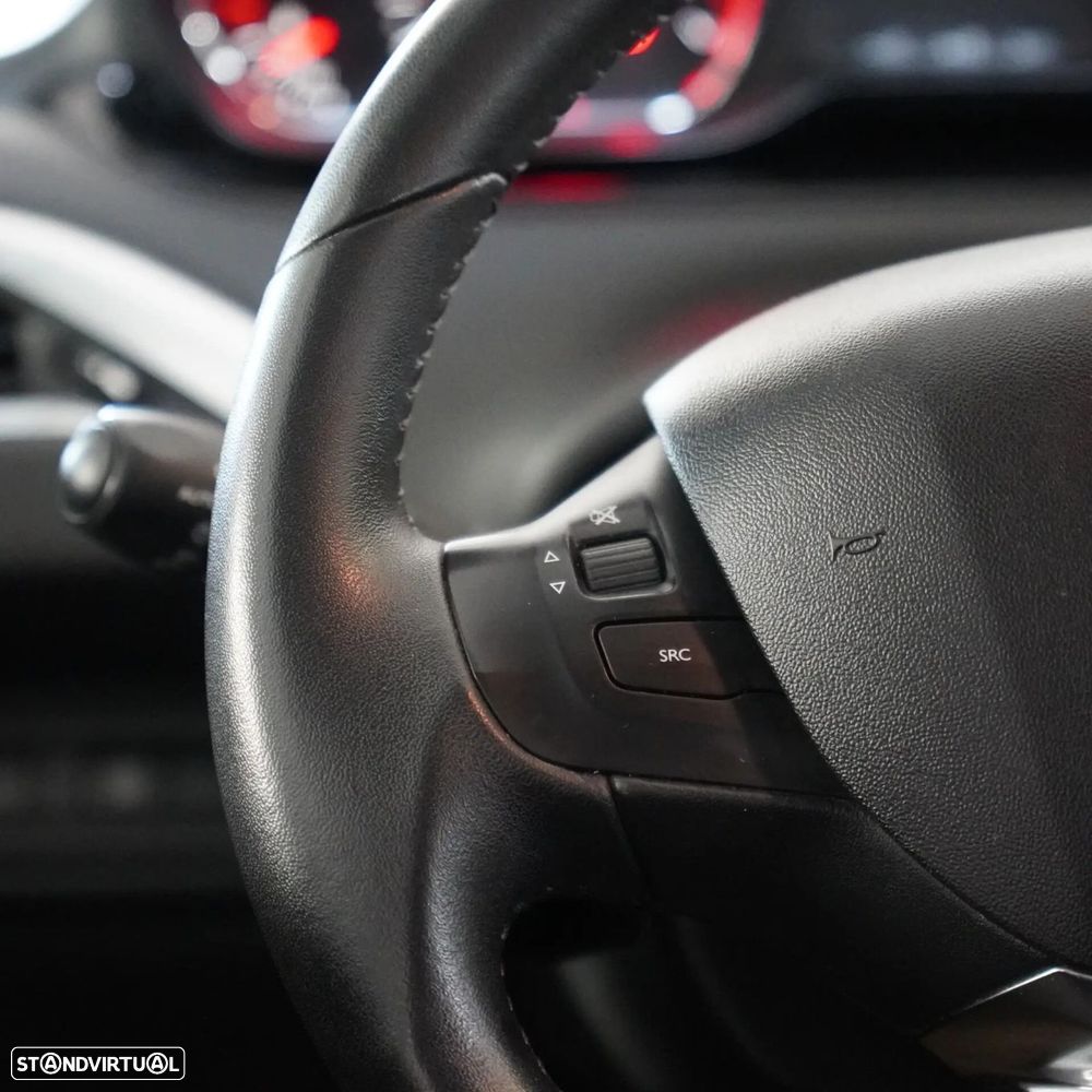 Peugeot 208 1.2 PureTech Style - 19