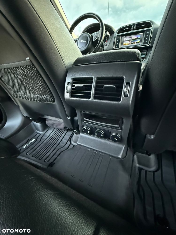 Jaguar F-Pace 2.0 i4D RWD Prestige - 19