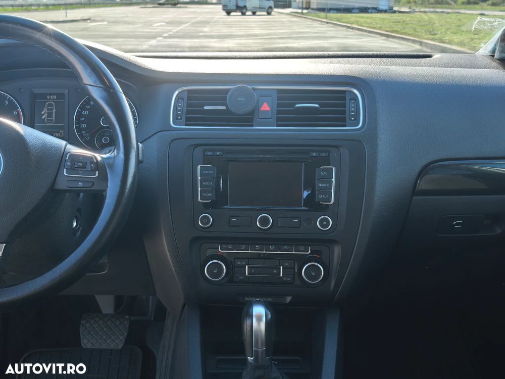 Volkswagen Jetta 1.4 TSI DSG Trendline - 5