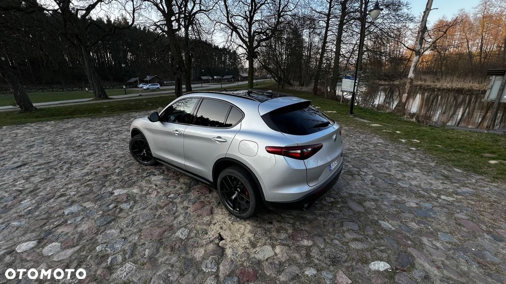 Alfa Romeo Stelvio - 19