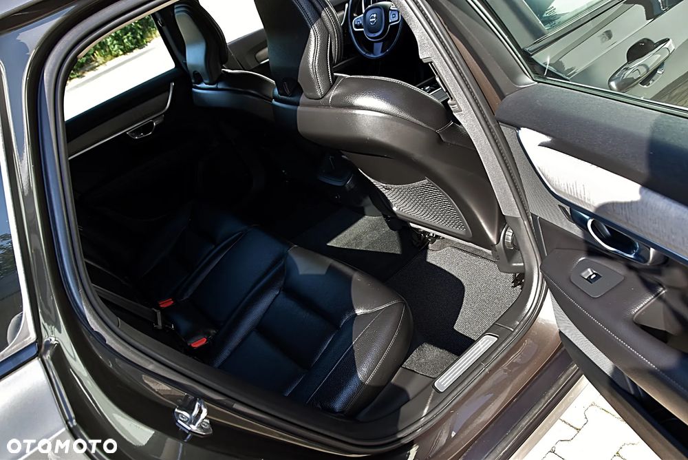 Volvo V90 Cross Country D4 AWD Pro - 21