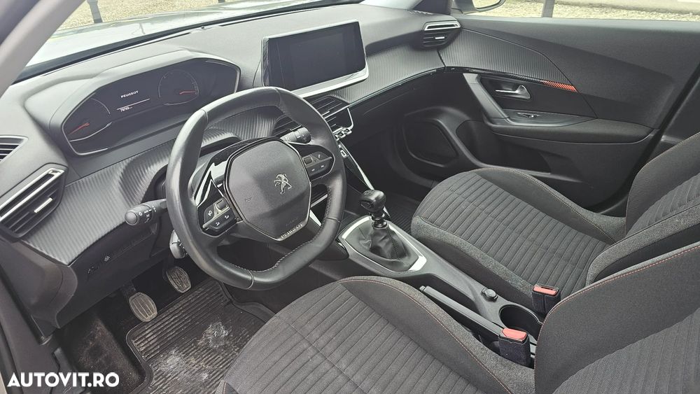 Peugeot 2008 - 9