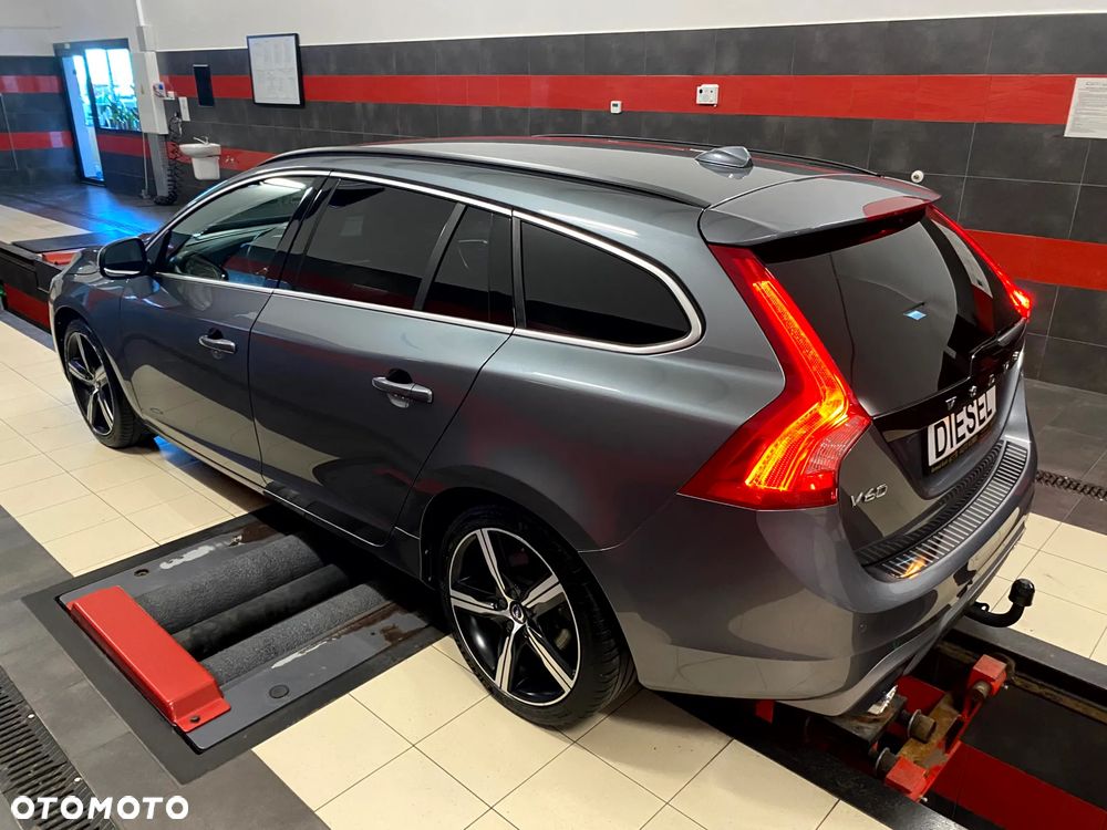 Volvo V60 D4 Drive-E R-Design Momentum - 13