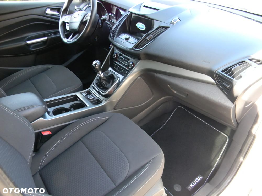 Ford Kuga 1.5 EcoBoost 2x4 Business Edition - 23
