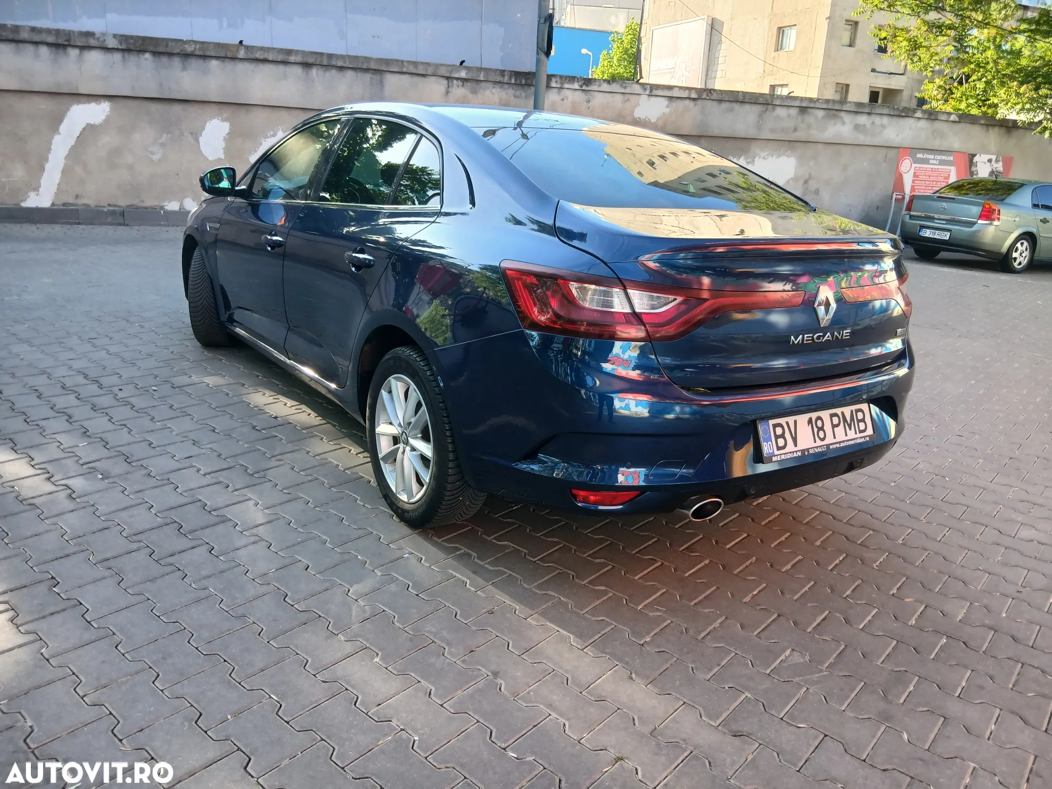 Renault Megane Sport Tourer 1.2 Tce GT Line - 4