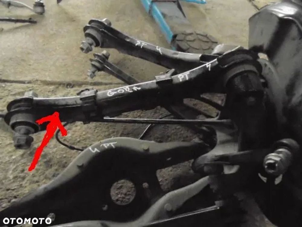 BMW 4 F32 WAHACZ PRAWY TYŁ - 1