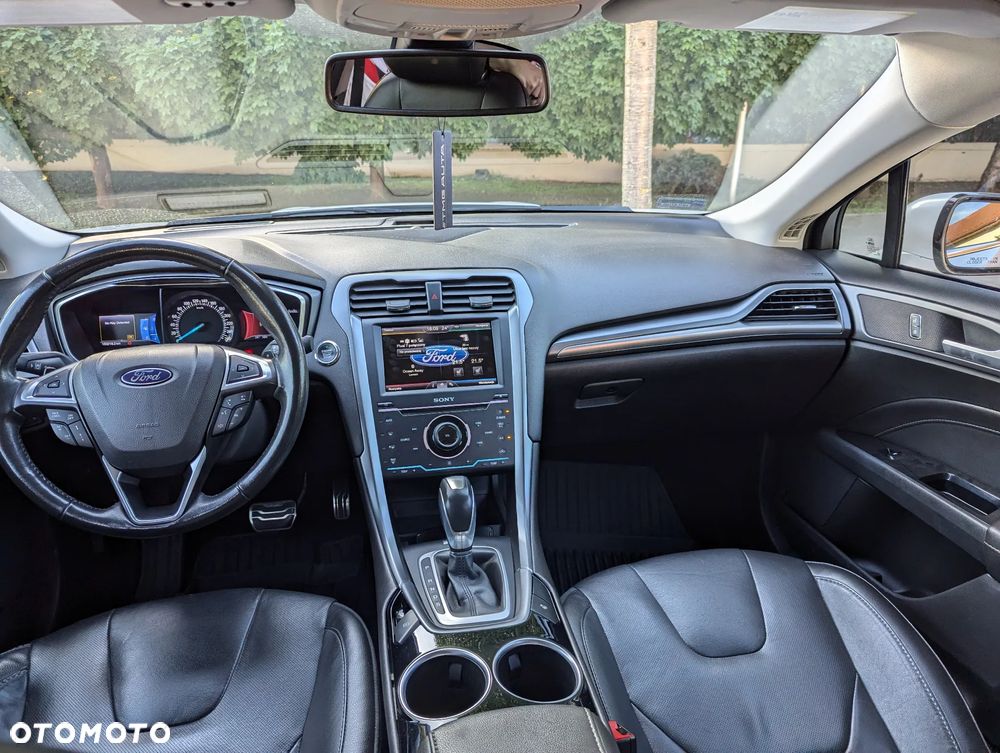 Ford Fusion - 11