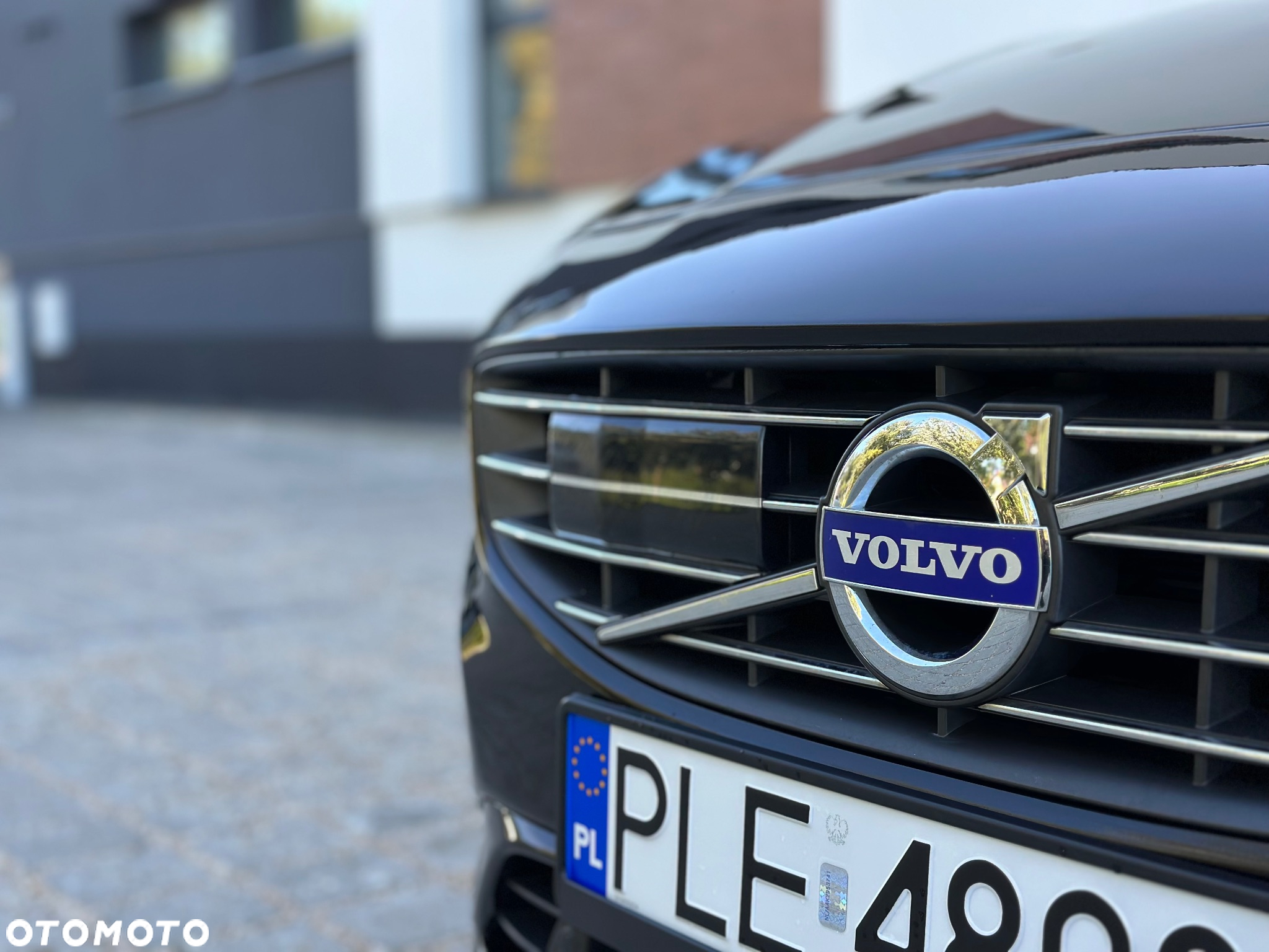 Volvo V60 D6 AWD Plug-in Hybrid Momentum - 16