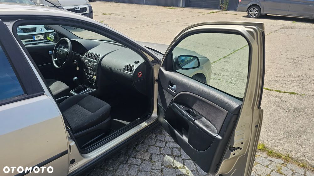 Ford Mondeo 2.0 TDCI Trend X - 14