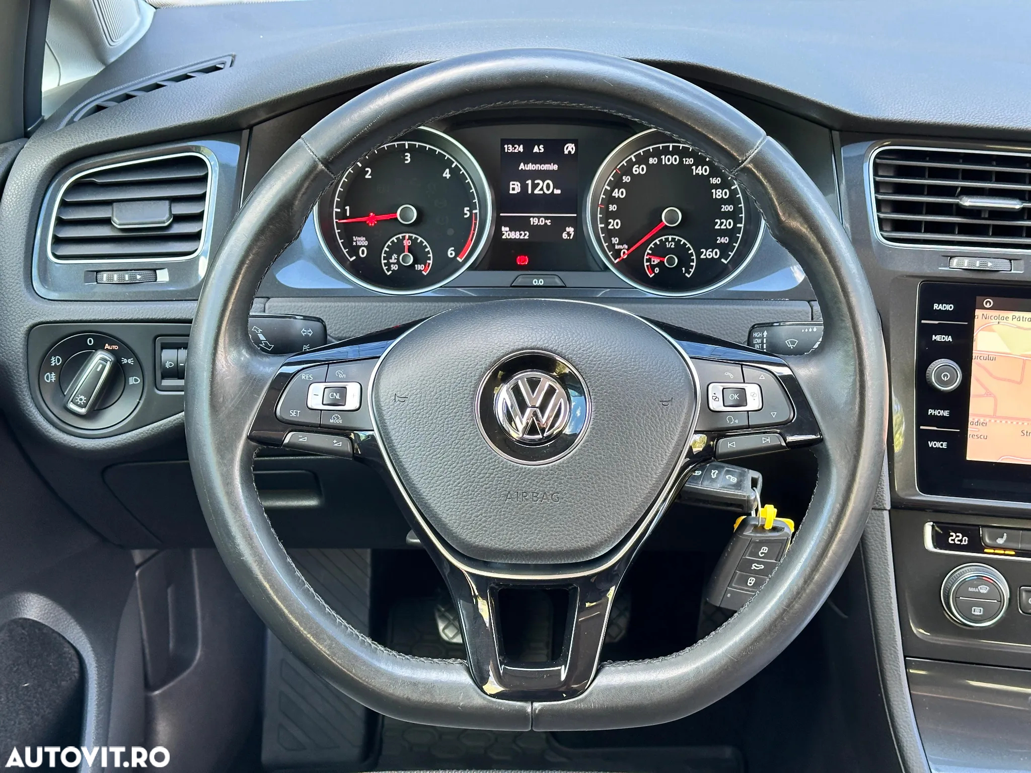 Volkswagen Golf 1.6 TDI Comfortline - 6