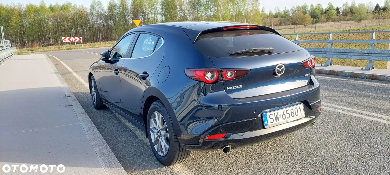 Mazda 3 e-SKYACTIV-G 122 M HYBRID EXCLUSIVE-LINE - 4