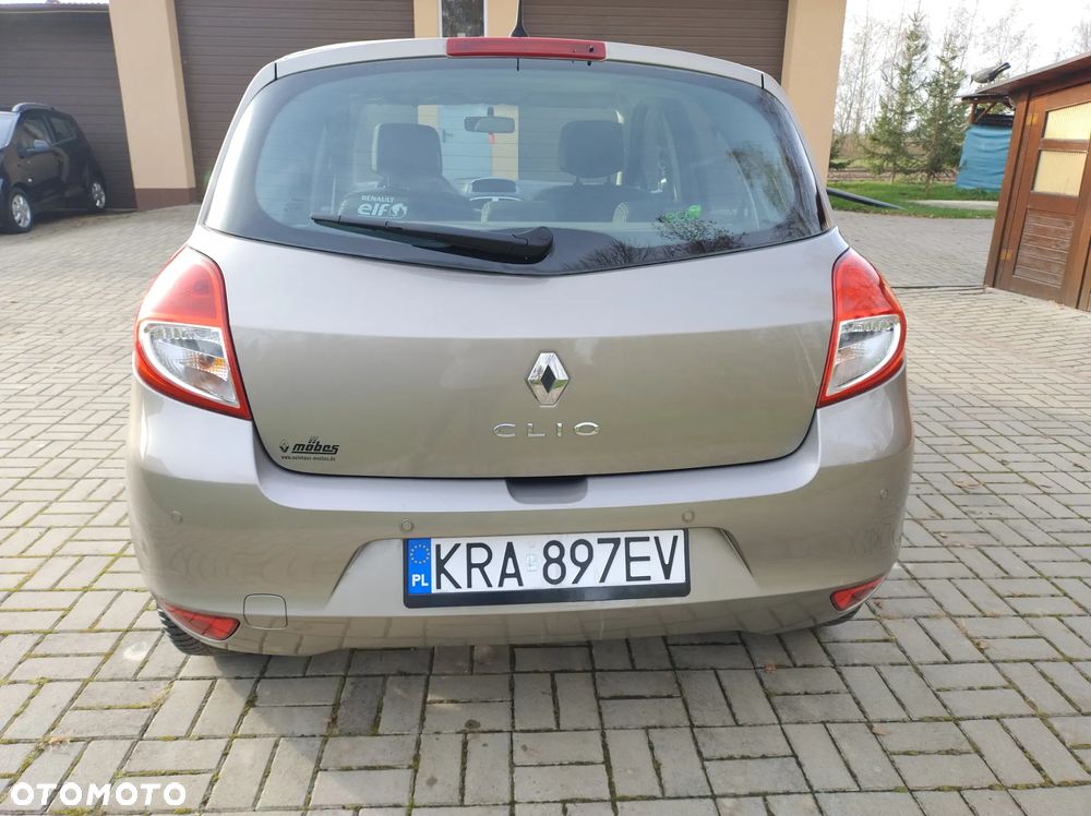 Renault Clio 1.2 16V Dynamique - 10