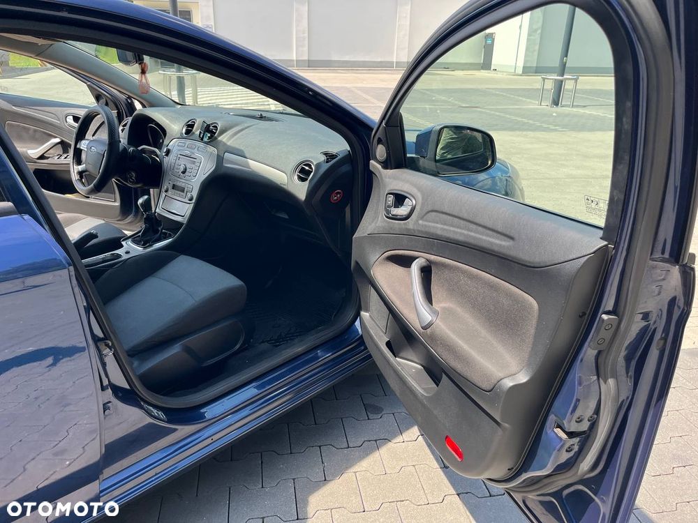 Ford Mondeo 2.0 Trend - 8