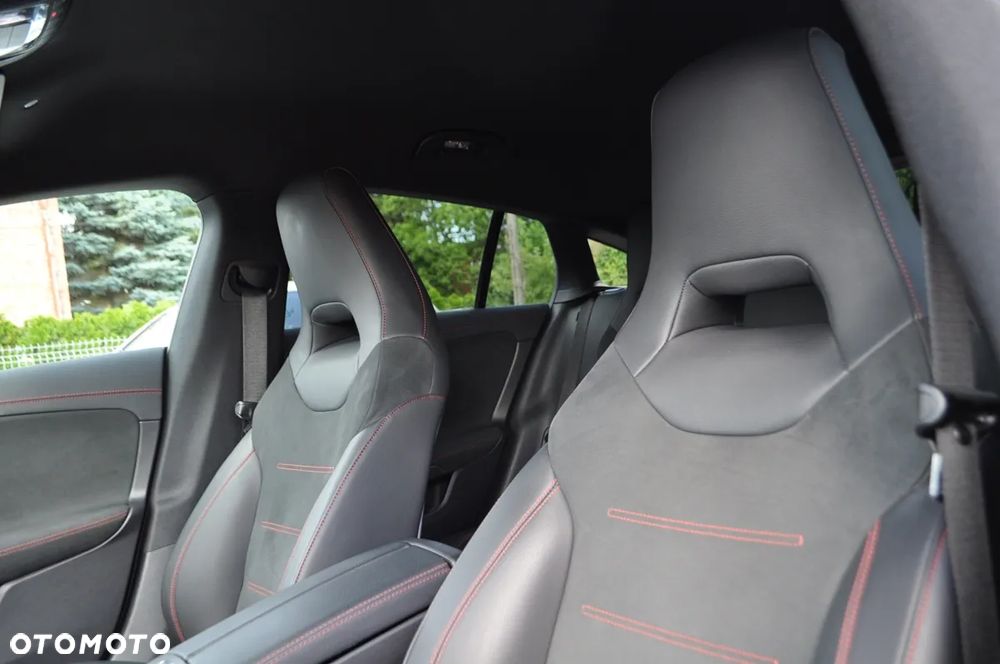 Mercedes-Benz CLA 200 AMG Line 7G-DCT - 17