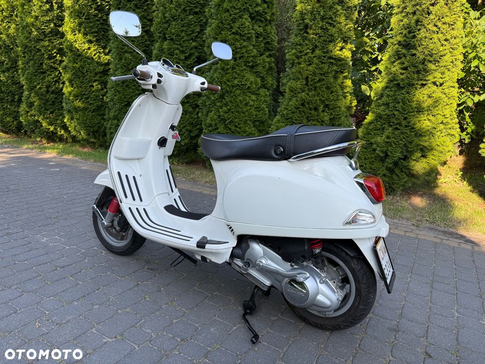 Piaggio Vespa - 2