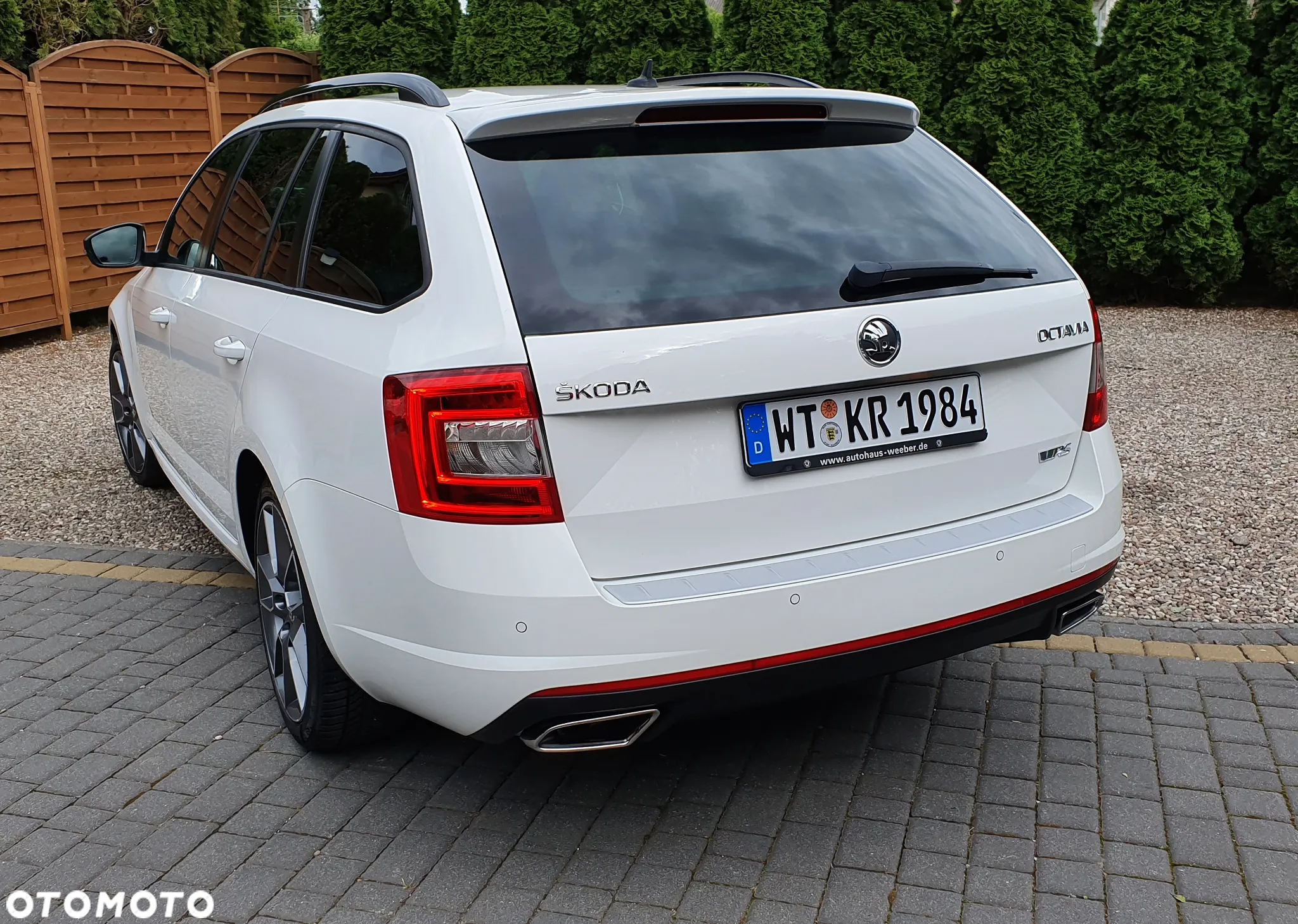 Skoda Octavia Combi 2.0 TDI RS - 11