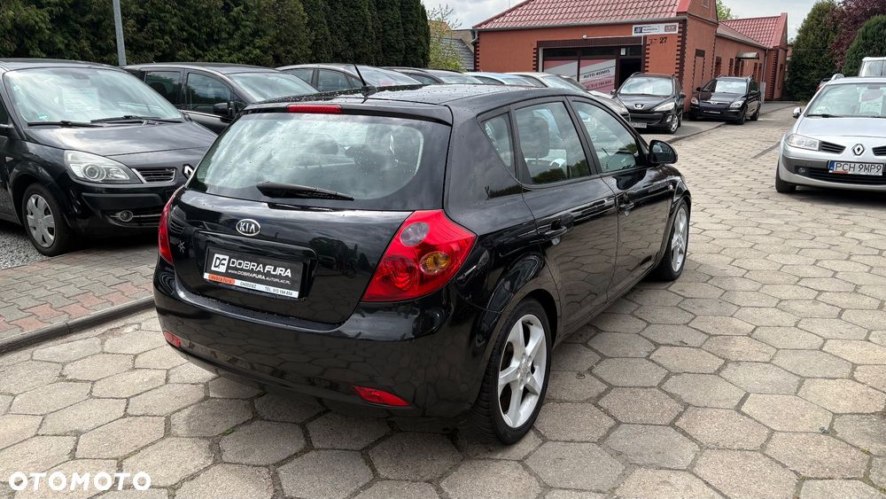 Kia Ceed - 7