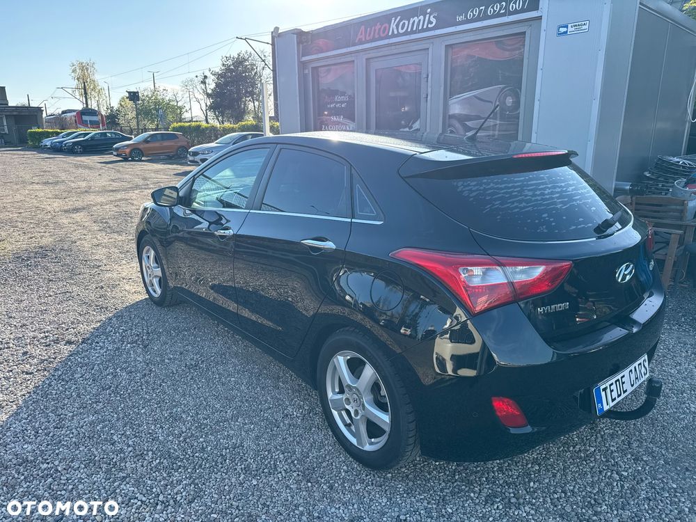 Hyundai i30 1.6 Comfort EU5 - 4