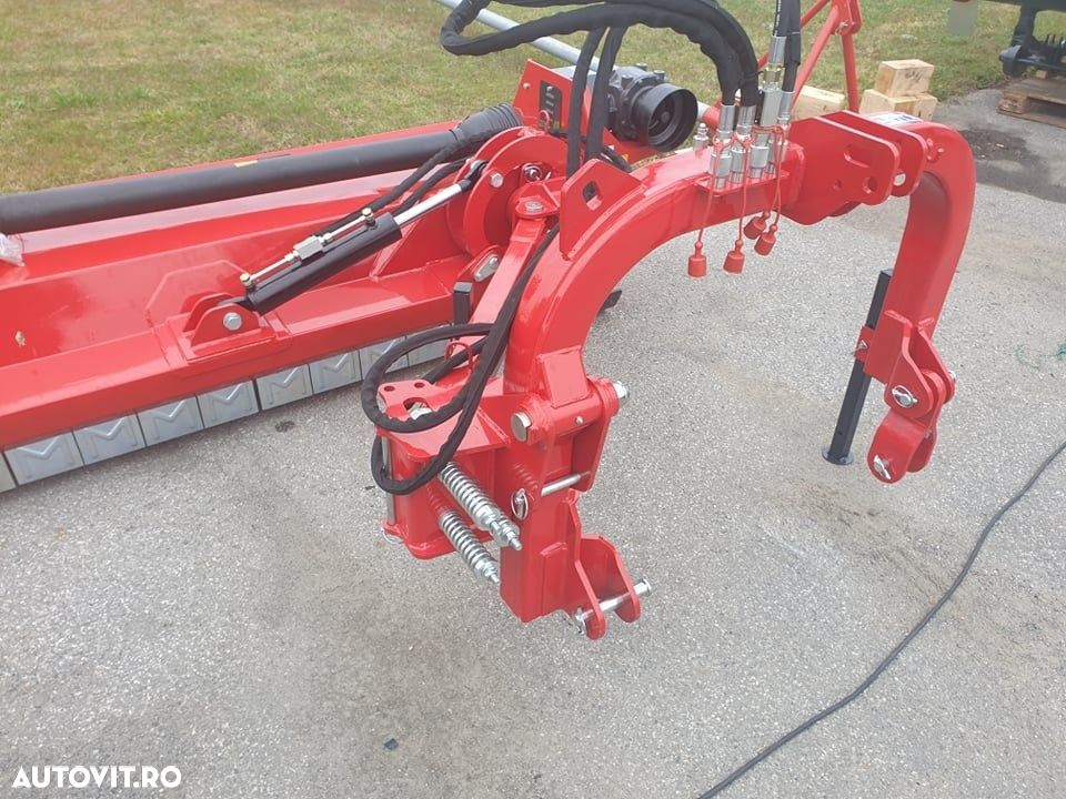 Tocatoare resturi vegetale dezaxabila tractor - 5