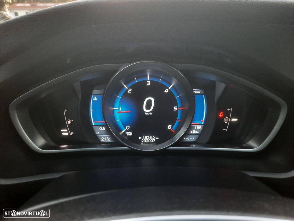 Volvo V40 1.6 D2 R-Design - 26