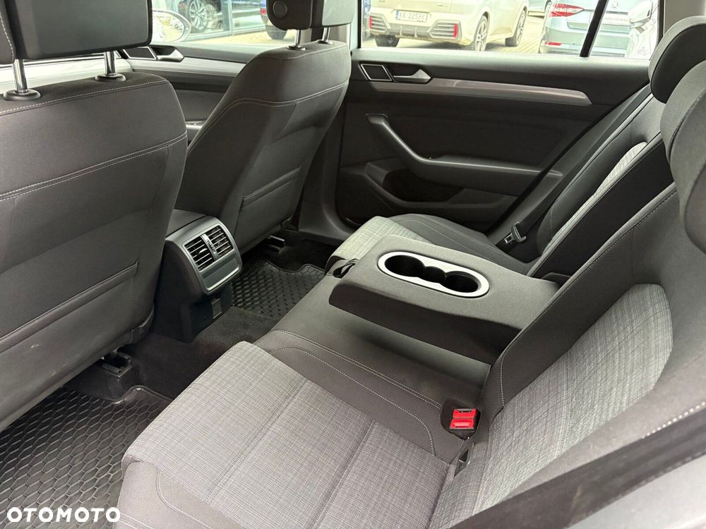 Volkswagen Passat Variant 2.0 TDI EVO Business DSG - 14