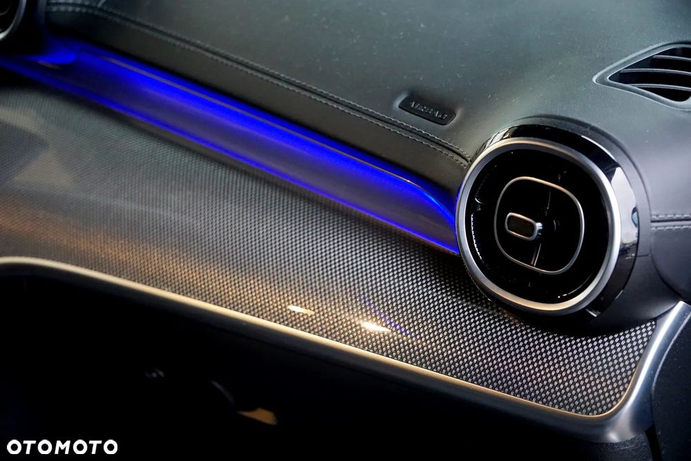 Mercedes-Benz Klasa C 180 9G-TRONIC AMG Line - 37